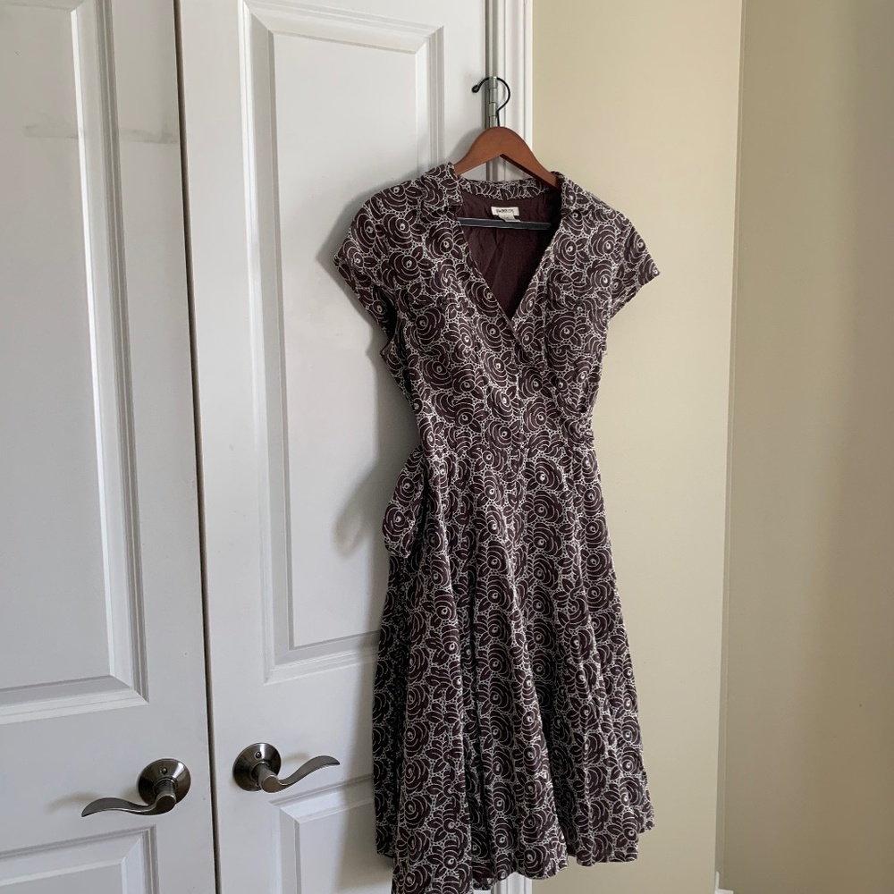 Brown/white dress